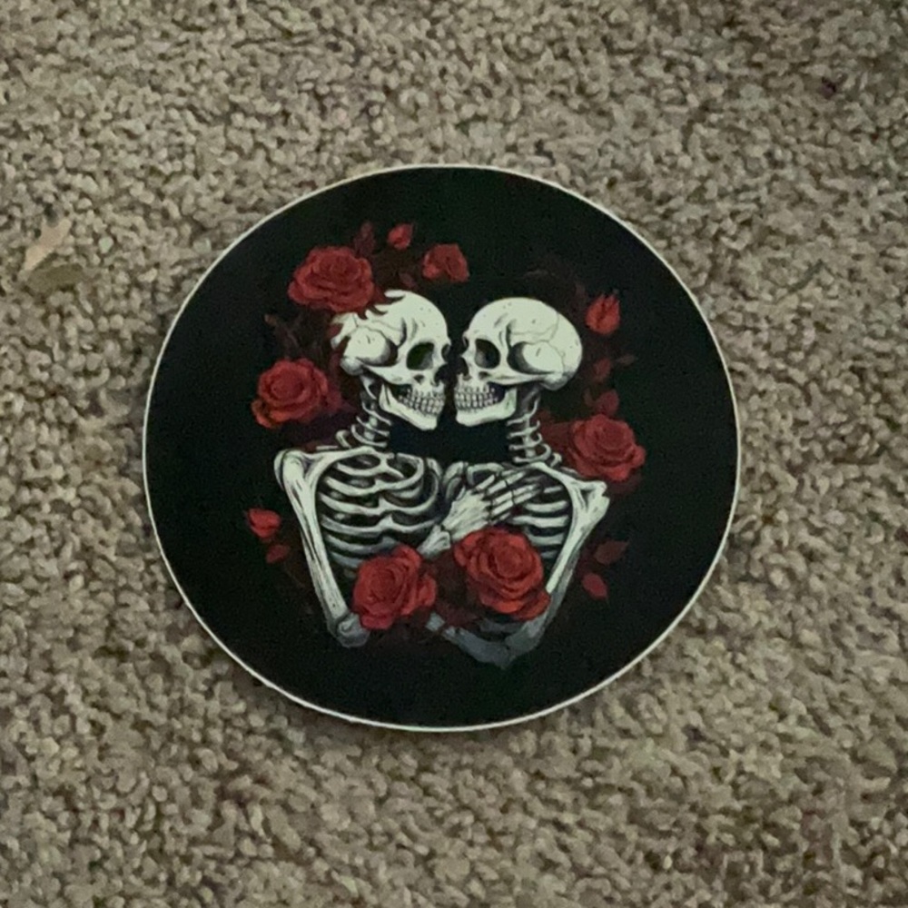 Skull sticker